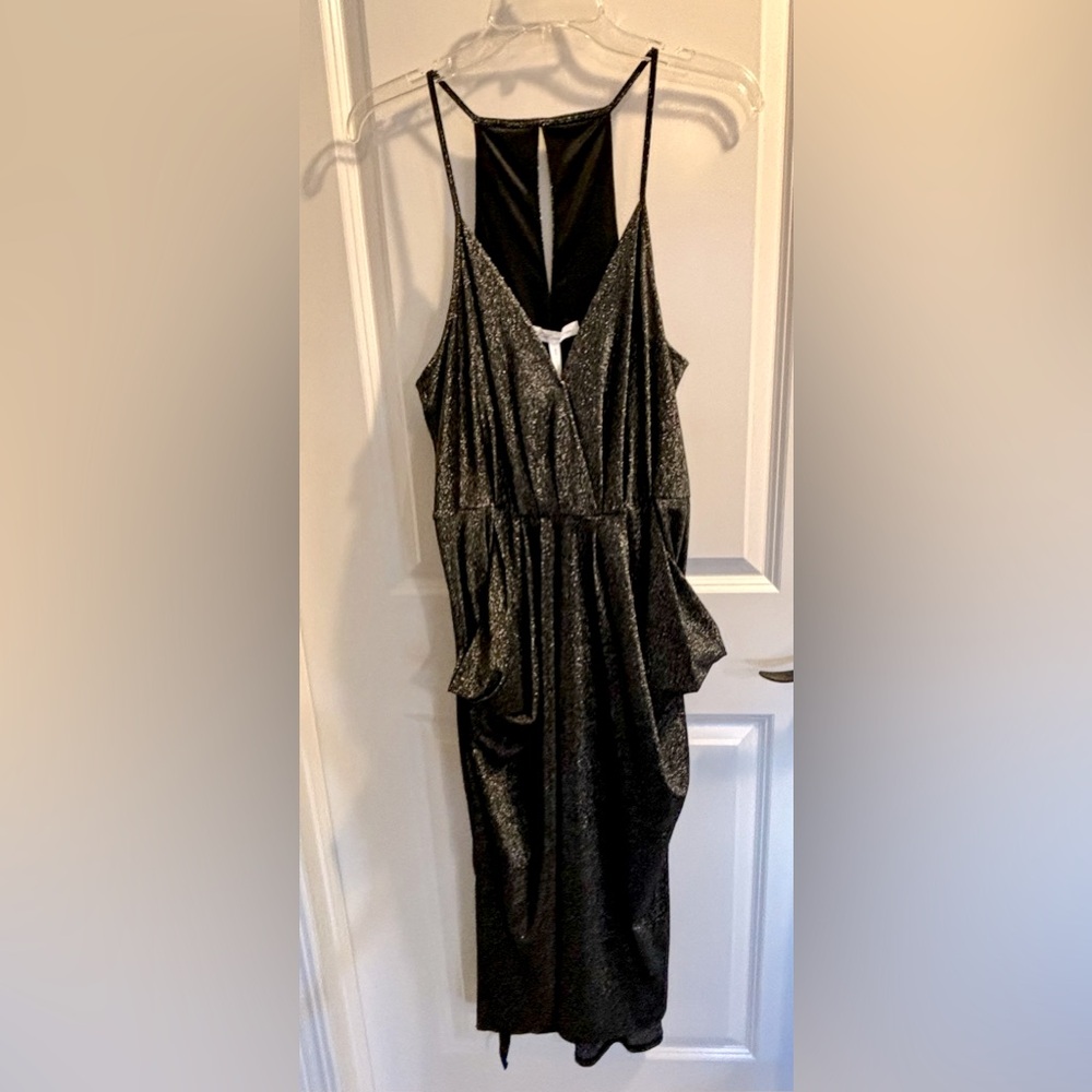 Elegant Sparkly Evening Dress with Pockets!
